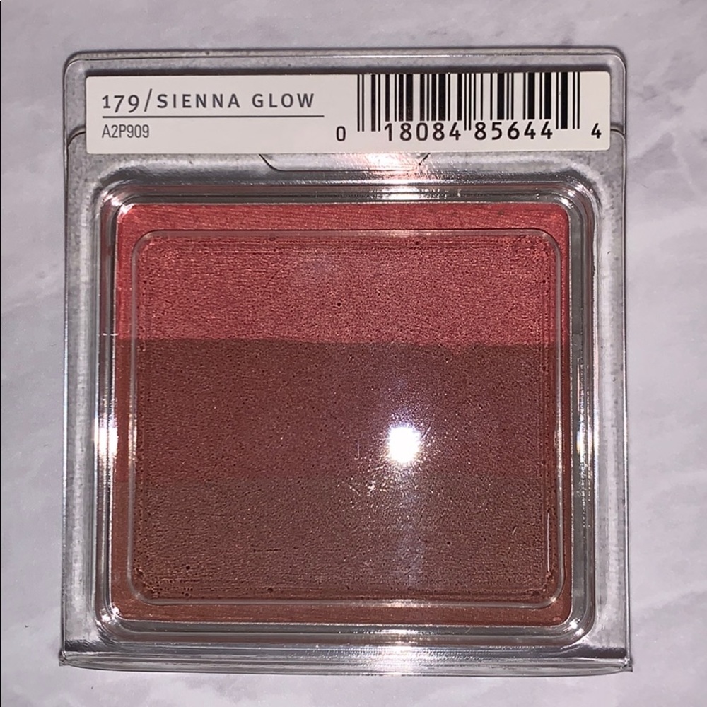 💚Aveda petal essence in Sienna Glow! 💖